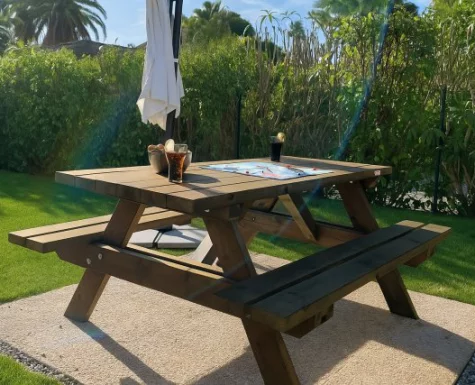 Teens’ favorite spot for snacks and card games